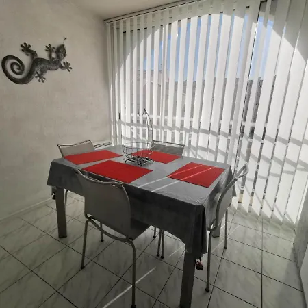 039 Cap D'agde Quartier Falaises Proche T2 Avec Place De Parking Et Piscine * Агд